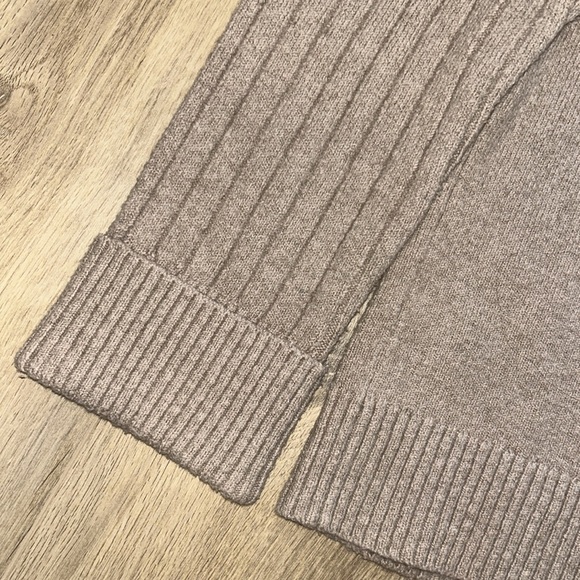 Tribal Sweater - Picture 3 of 3